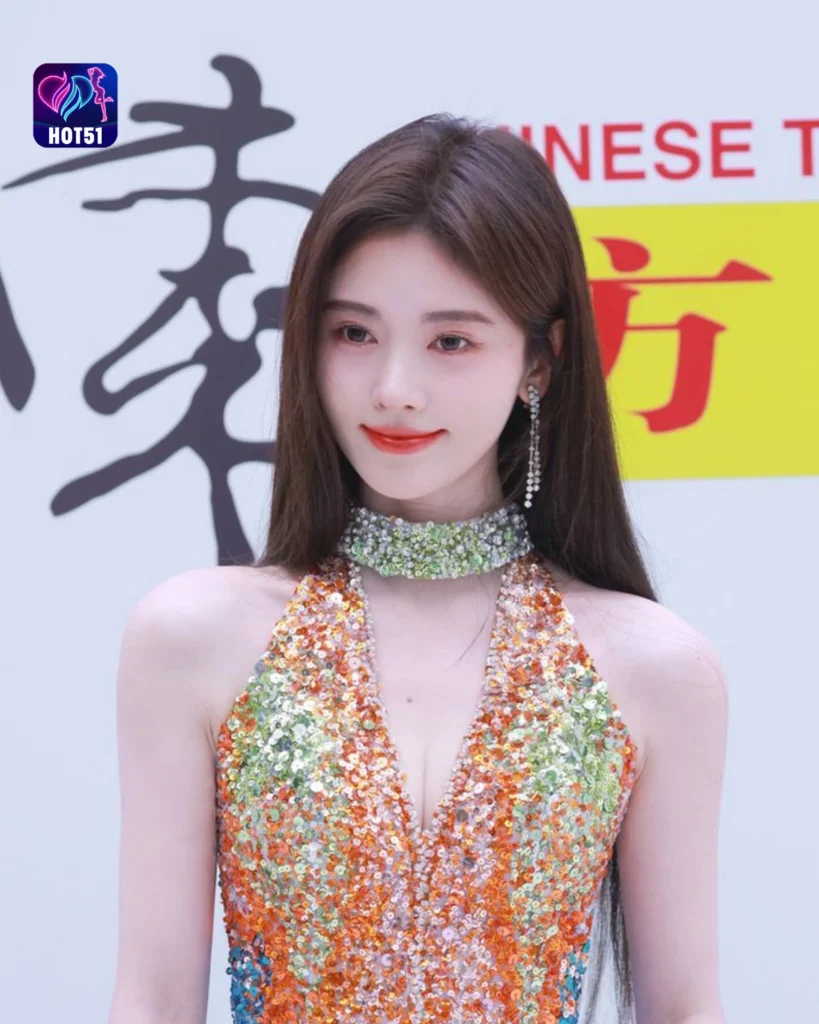 Stunning Ju Jingyi's Photos on HOT51 Platform 