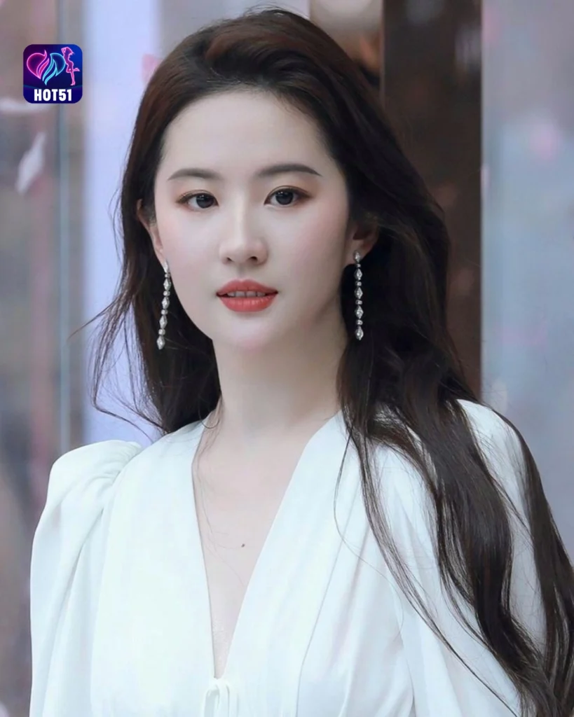  Stunning Liu Yifei Photos Now Available on HOT51 Platform