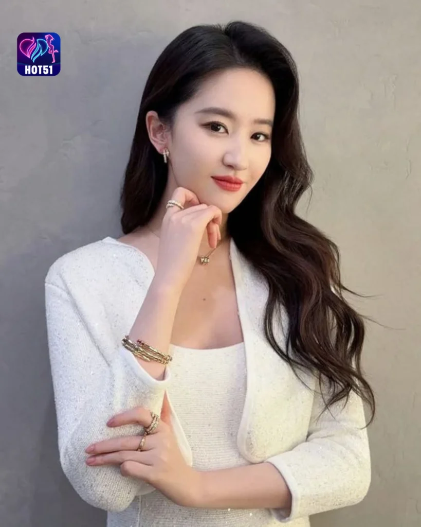  Stunning Liu Yifei Photos on HOT51 Live Bling Platform