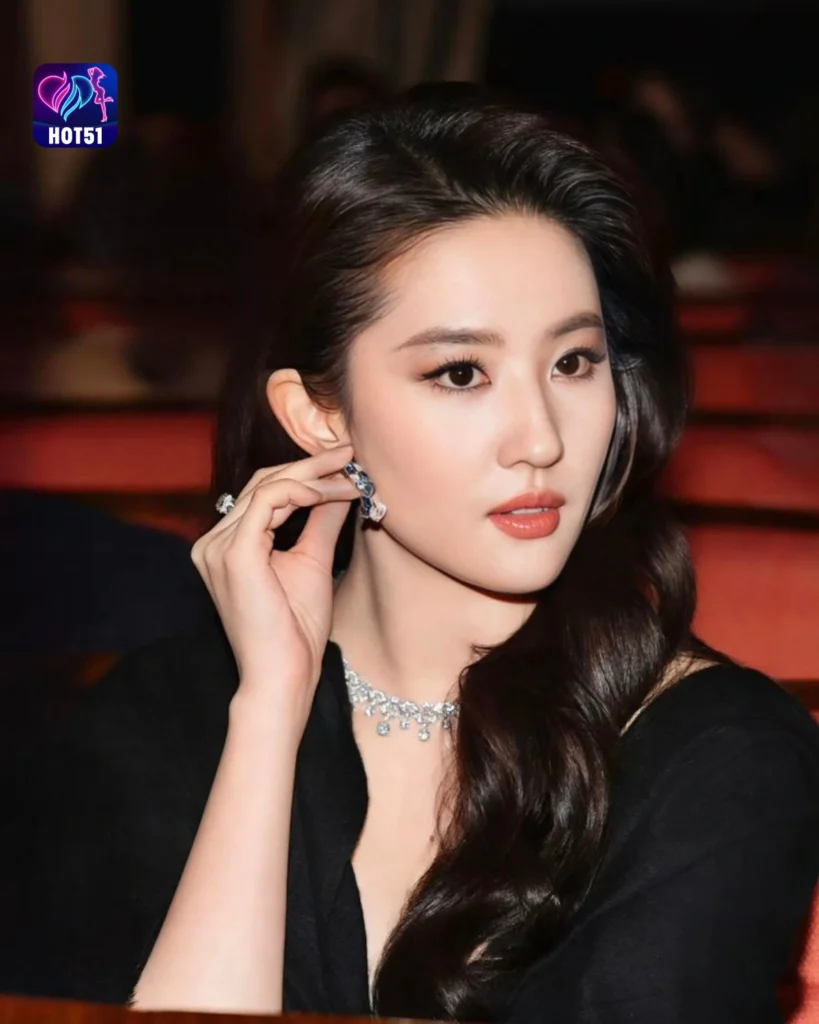 Stunning Liu Yifei Photos on HOT51 Platform 
