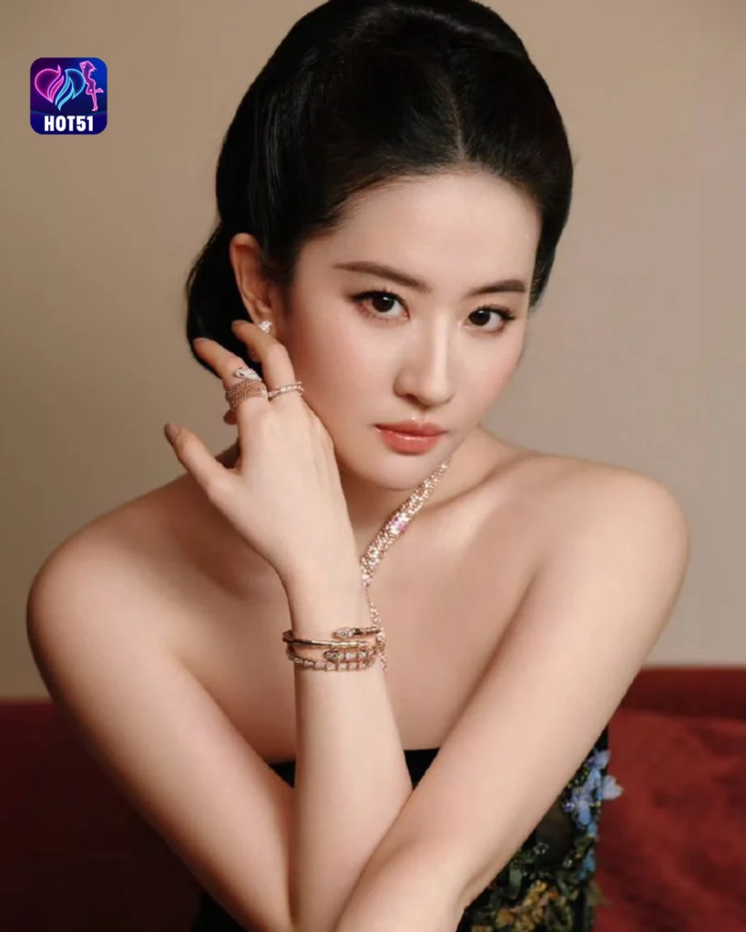 Stunning Liu Yifei Photos on HOT51 Platform A Look