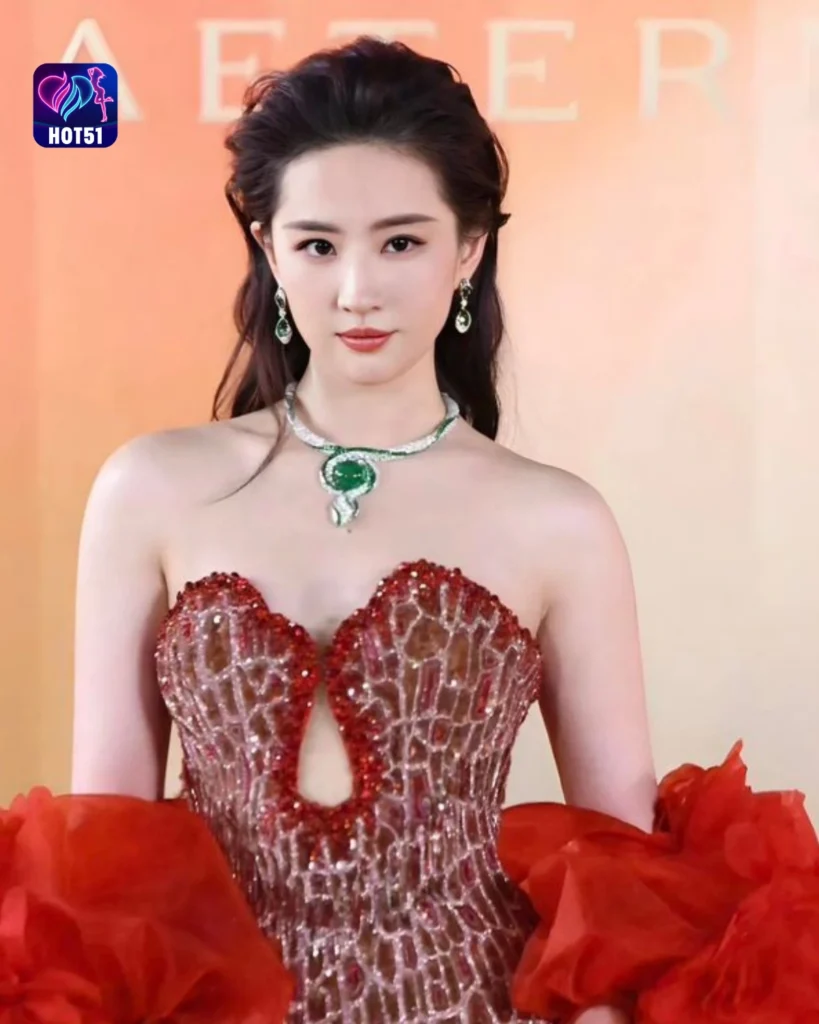 Stunning Liu Yifei Photos on HOT51 Platform A Look