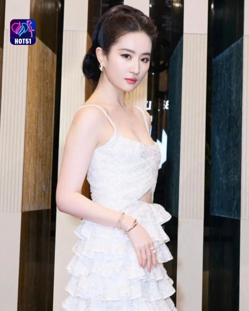 Stunning Liu Yifei Photos on HOT51 Platform A Look