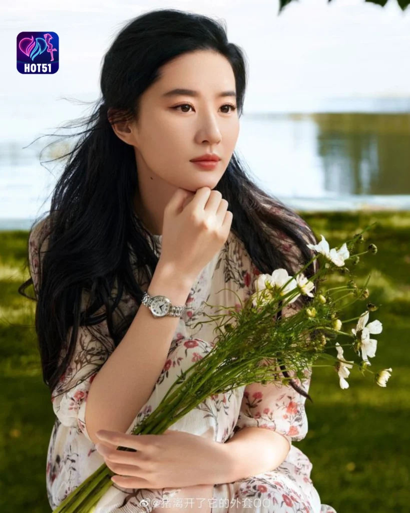 Stunning Liu Yifei’s Photos Featured on HOT51 Platform