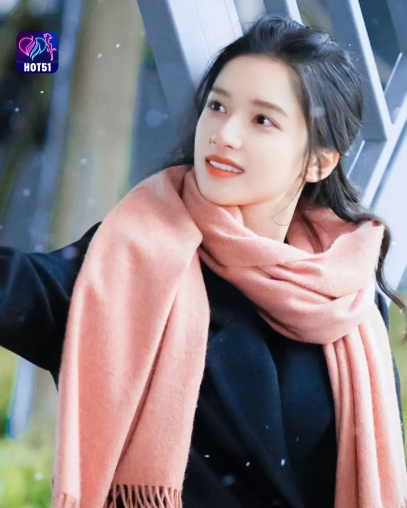  Stunning Zhang Jingyi Photos on HOT51 Platform 