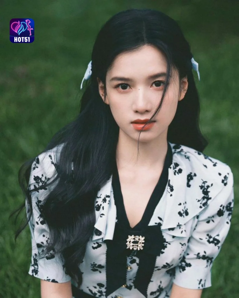  Stunning Zhang Jingyi Photos on HOT51 Platform 