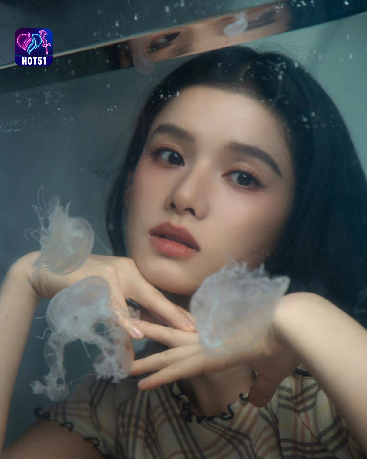 You are currently viewing Beautiful Stunning Zhang Jingyi Photos on HOT51 Platform