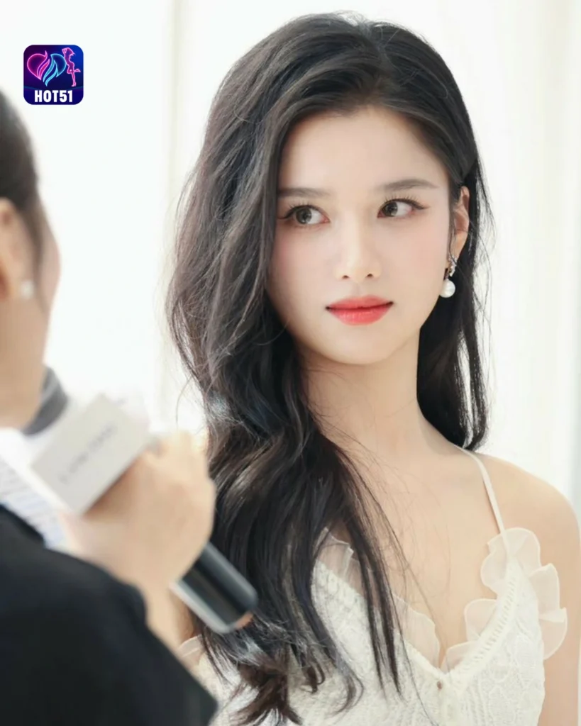  Stunning Zhang Jingyi Photos on HOT51 Platform 