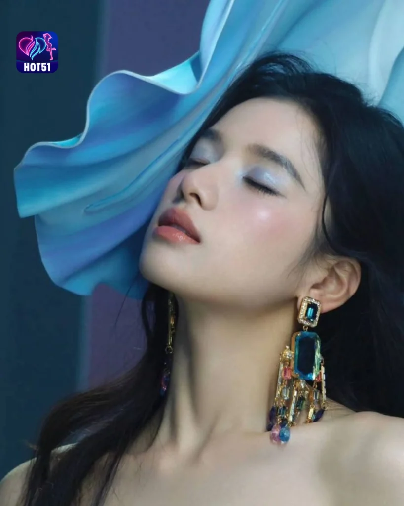  Stunning Zhang Jingyi Photos on HOT51 Platform