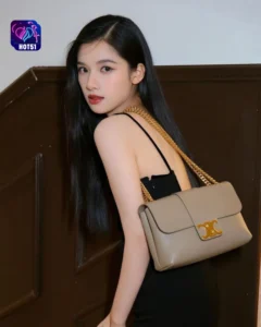 Read more about the article Beautiful Stunning Zhang Jingyi Photos on HOT51 Platform
