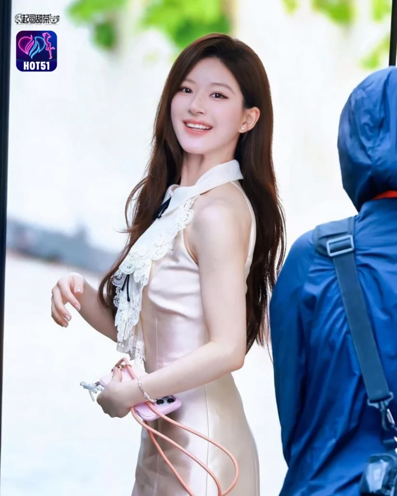 Stunning Zhao Lusi Photos on HOT51 Platform Revealed 
