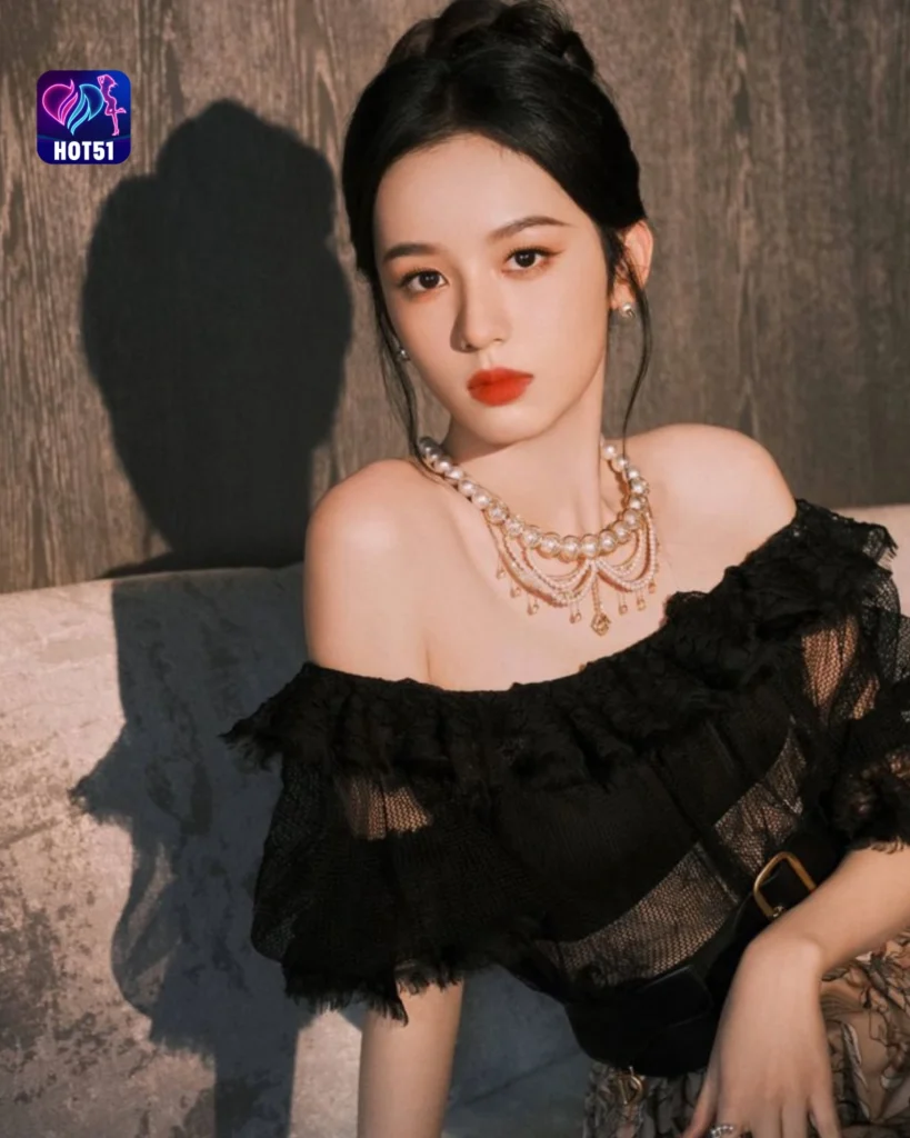 Stunning Zhou Ye Photos on Hot51 Platform