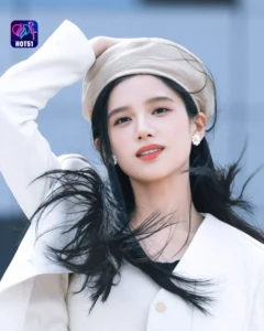 Read more about the article Beautiful Stunning Zhang Jingyi  Photos on HOT51 Platform