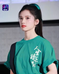 Read more about the article Beautiful Zhang Jingyi Shines in Stunning Photos on HOT51 Platform
