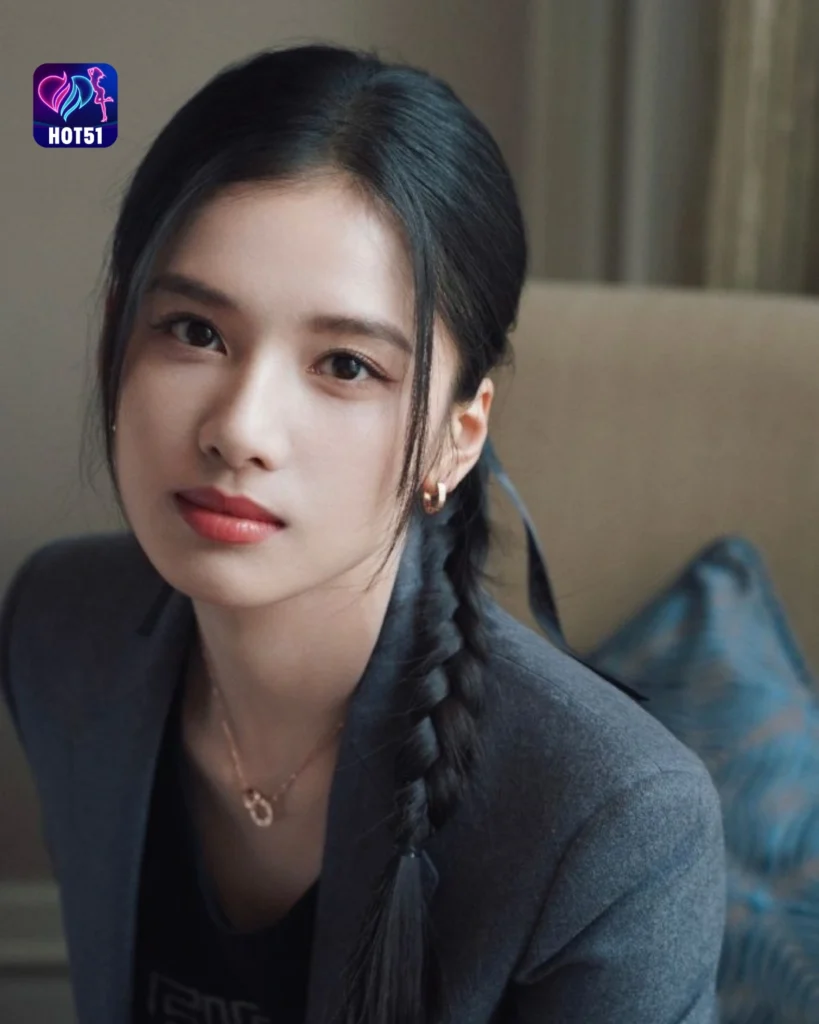  Zhang Jingyi's Stunning Photos on HOT51 Platform 