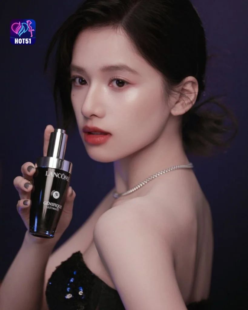  Zhang Jingyi's Stunning Photos on HOT51 Platform 