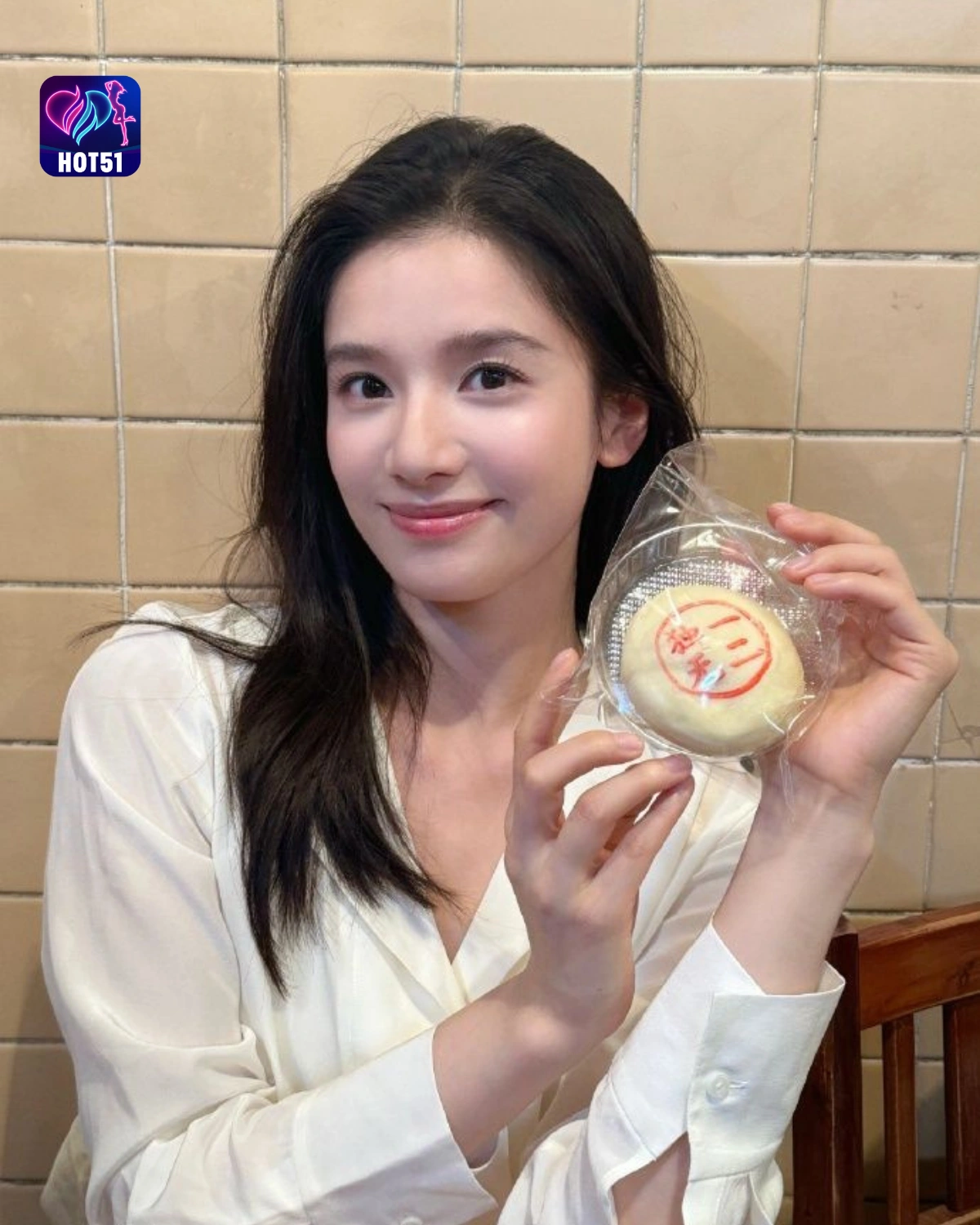 You are currently viewing Beautiful Stunning Zhang Jingyi Stunning Photos on HOT51 Platform