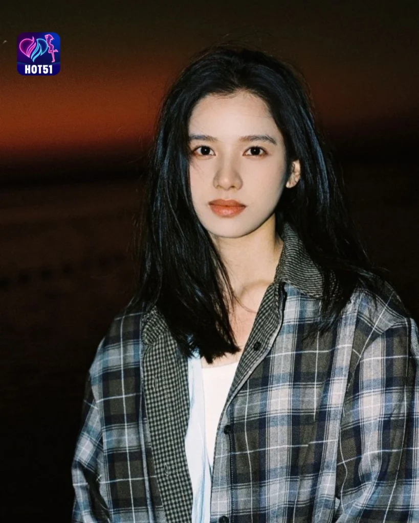 Zhang Jingyi's Stunning Photos on HOT51 Platform