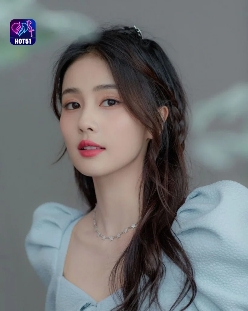  Bai Lu's Stunning Photos Featured on HOT51 Platform