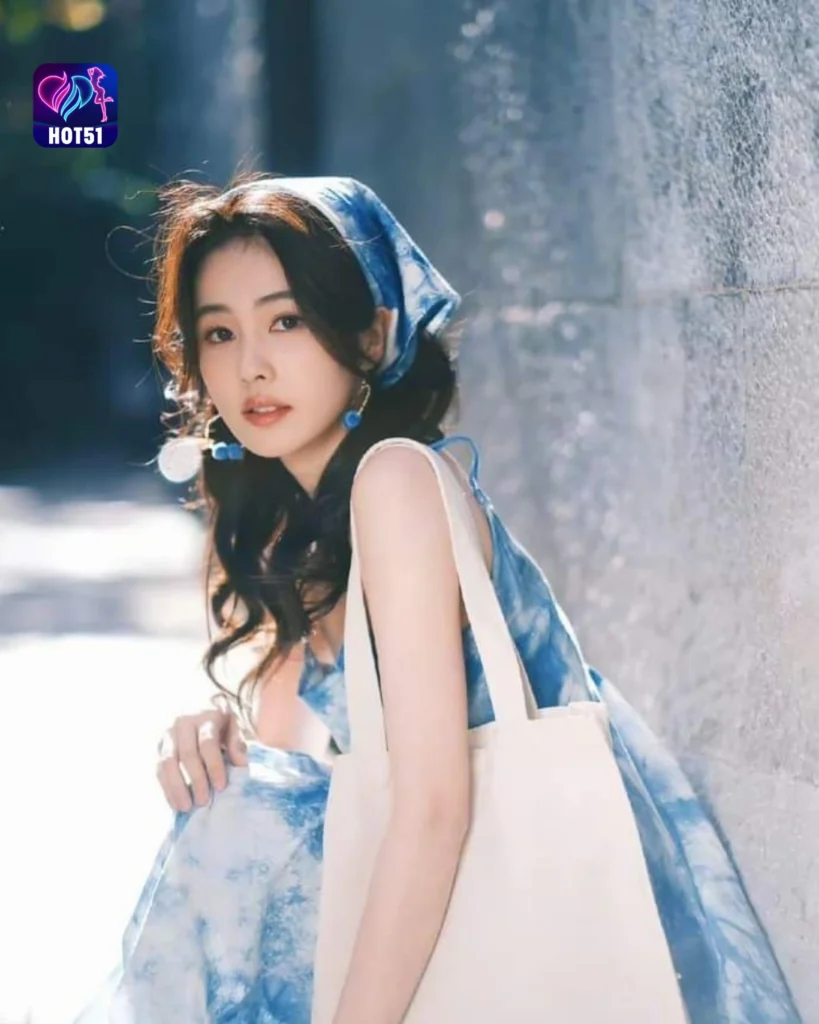  Beautiful Bai Lu Photos on HOT51 Platform
