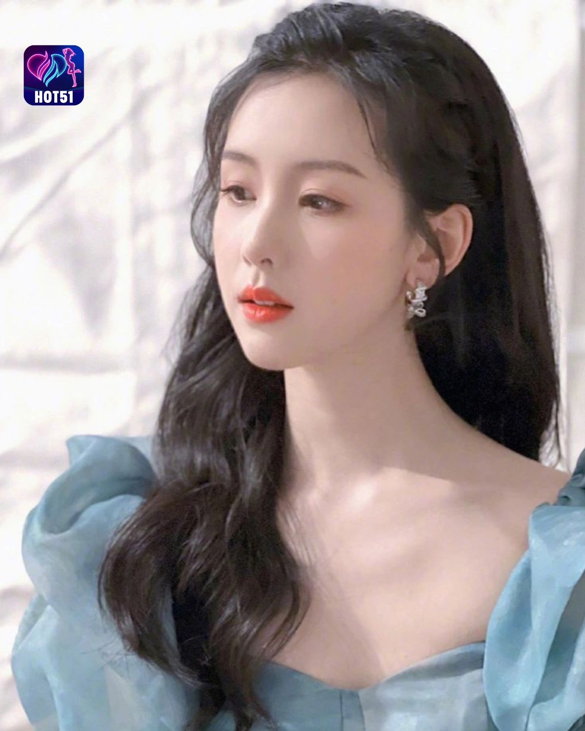 You are currently viewing Beautiful Stunning Chen Duling Photos on HOT51 Platform