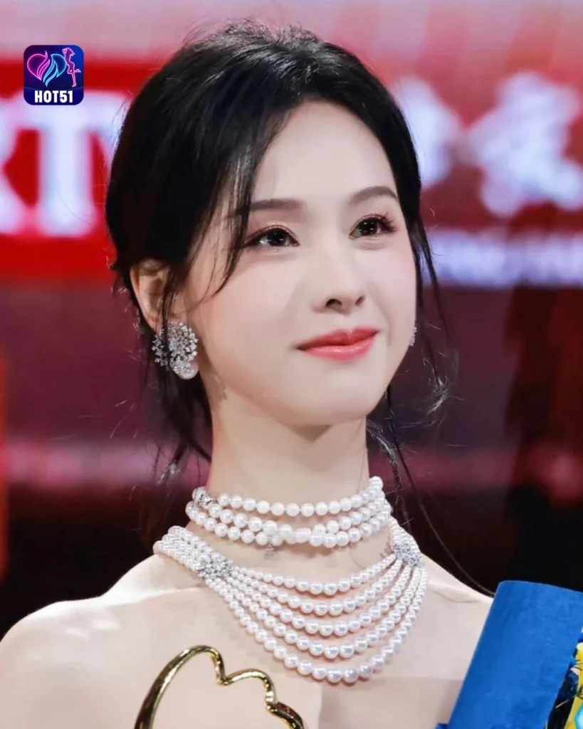  Beautiful Chen Duling Photos on HOT51 Platform