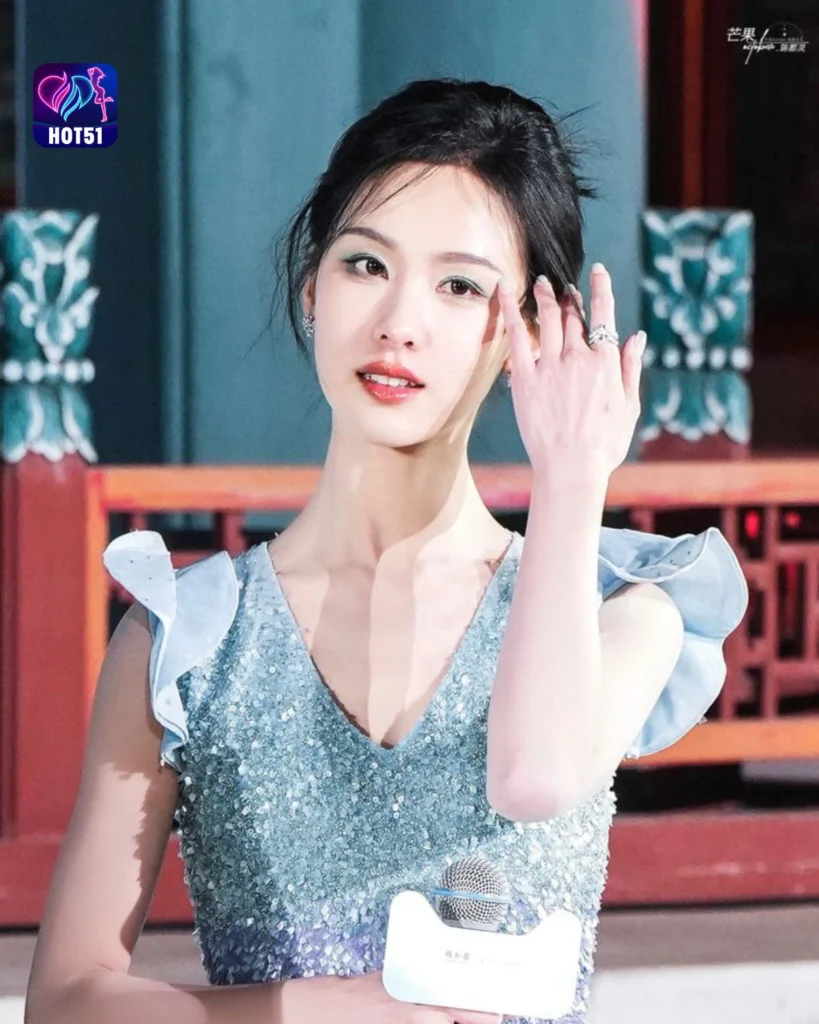  Beautiful Chen Duling Photos on HOT51 Platform