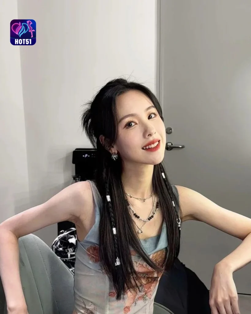  Beautiful Chen Duling Photos on HOT51 Platform
