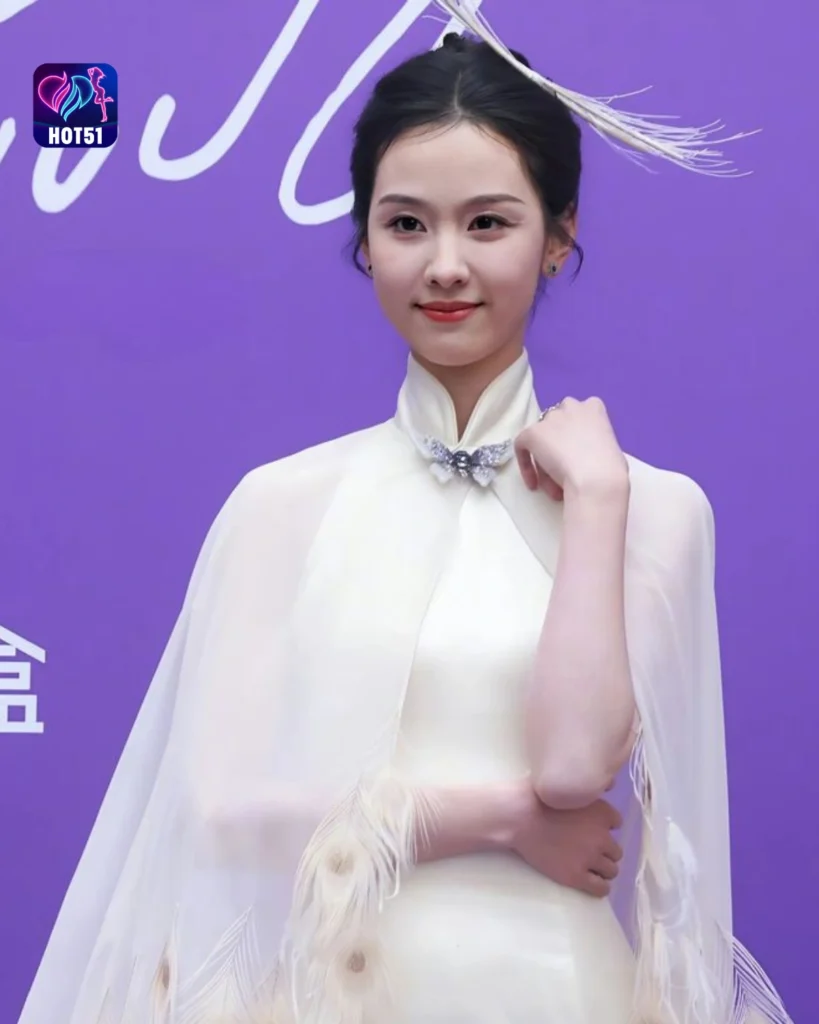  Beautiful Chen Duling Photos on HOT51 Platform