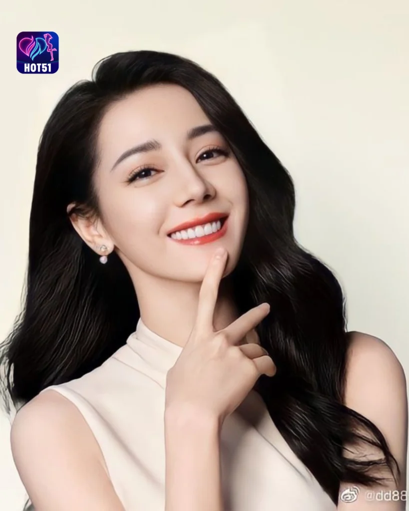 Beautiful Dilraba Dilmurat Photos on HOT51 Platform