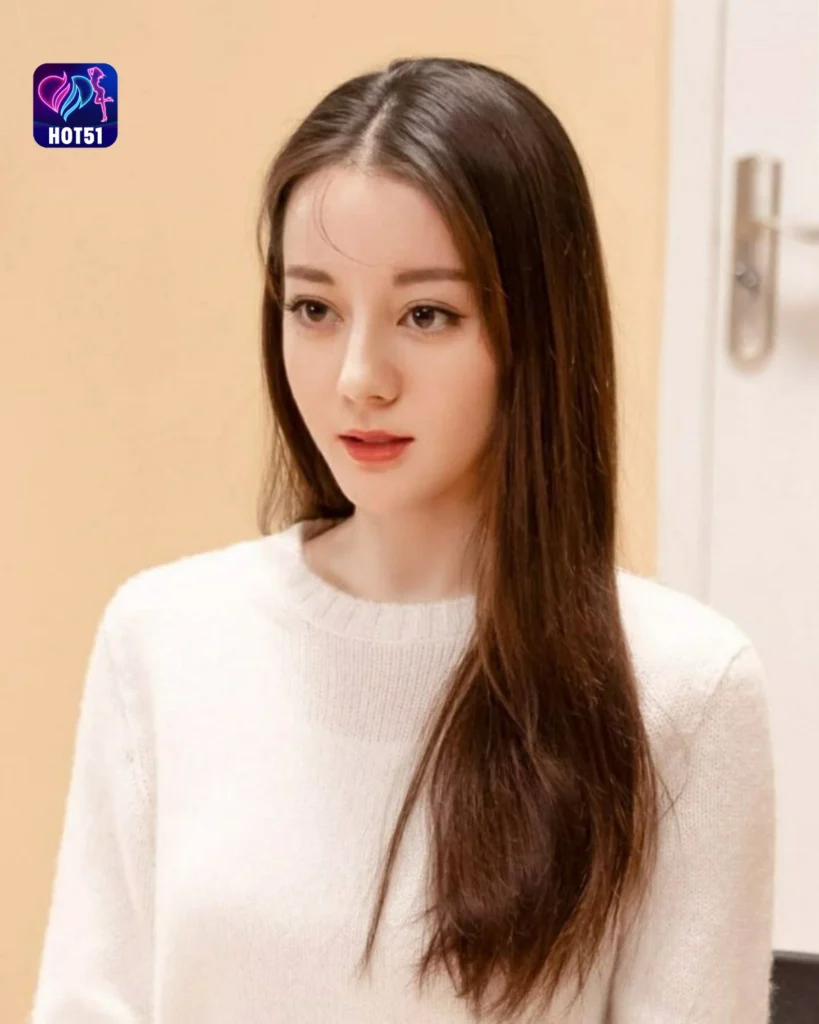 Beautiful Dilraba Dilmurat Photos on HOT51 Platform 