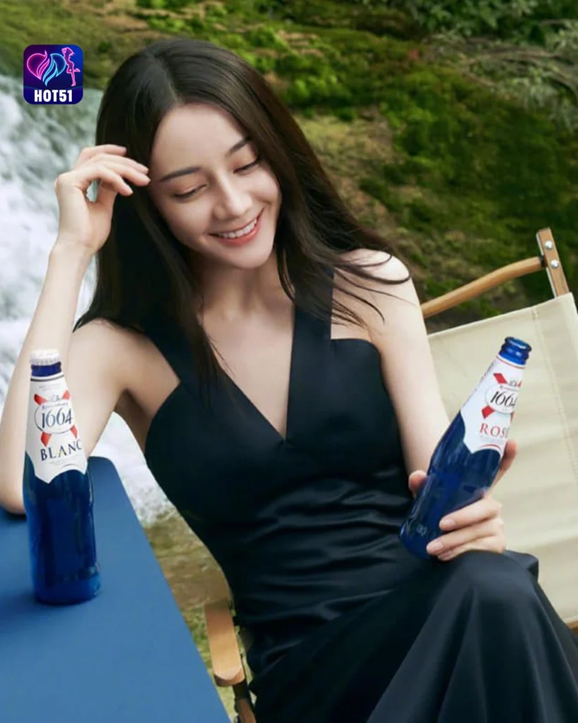 Beautiful Dilraba Dilmurat Photos on HOT51 Platform