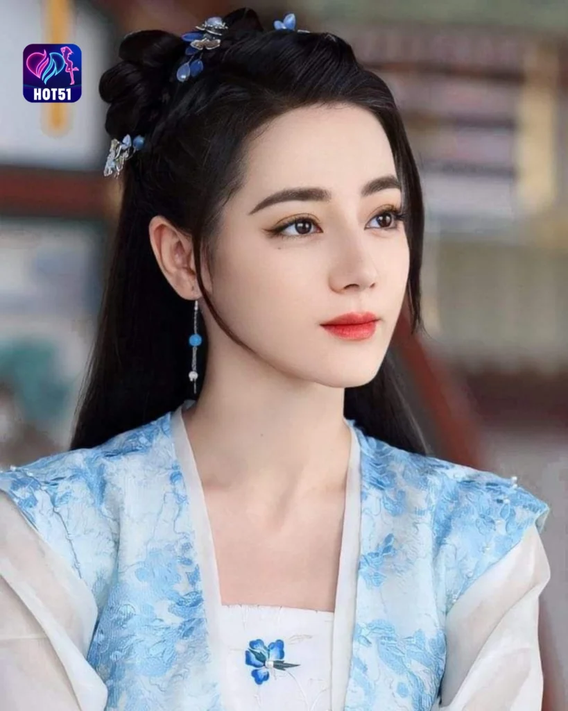  Beautiful Dilraba Dilmurat Photos on HOT51 Platform