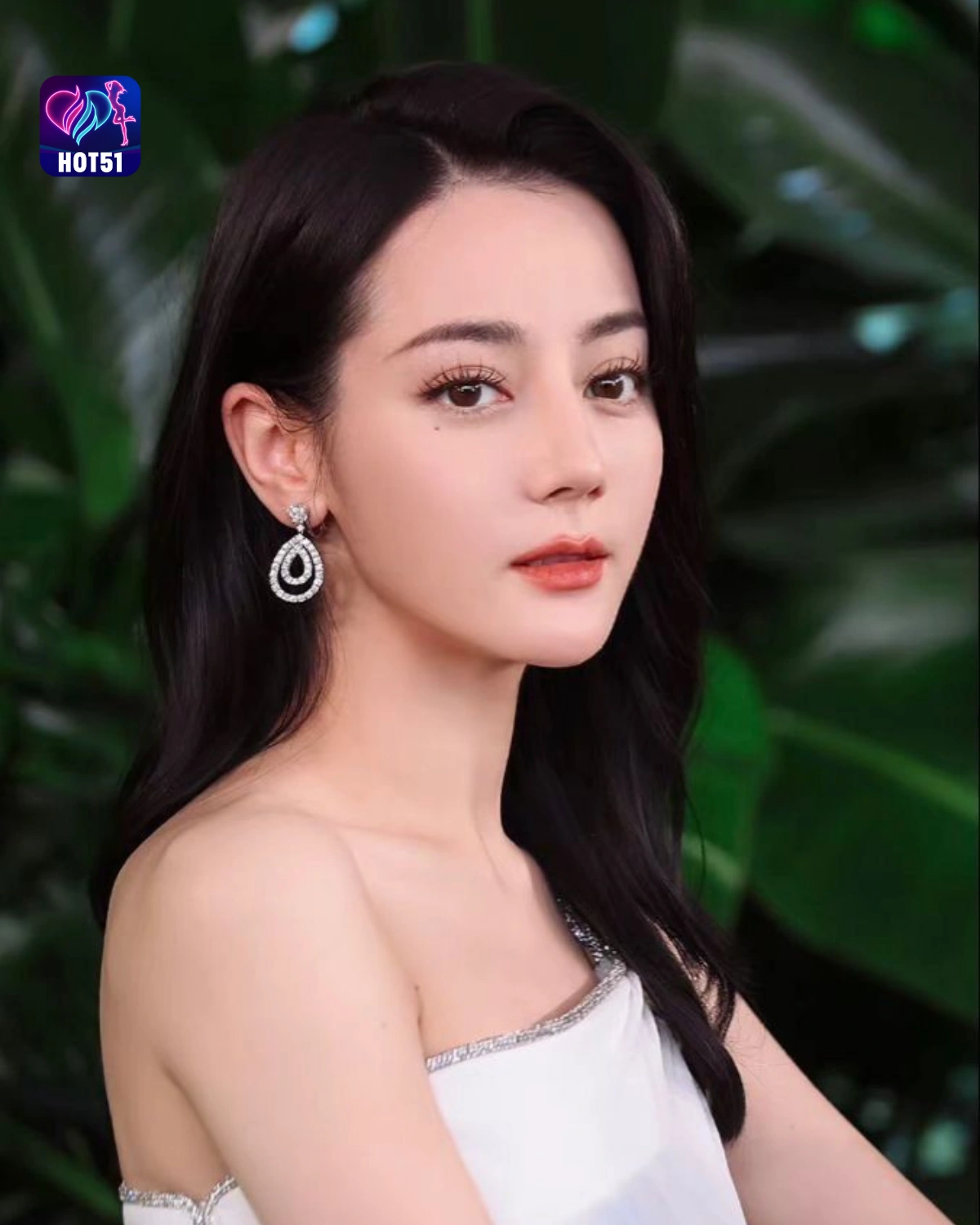 You are currently viewing Beautiful Stunning Dilraba Dilmurat Photos on HOT51 Platform