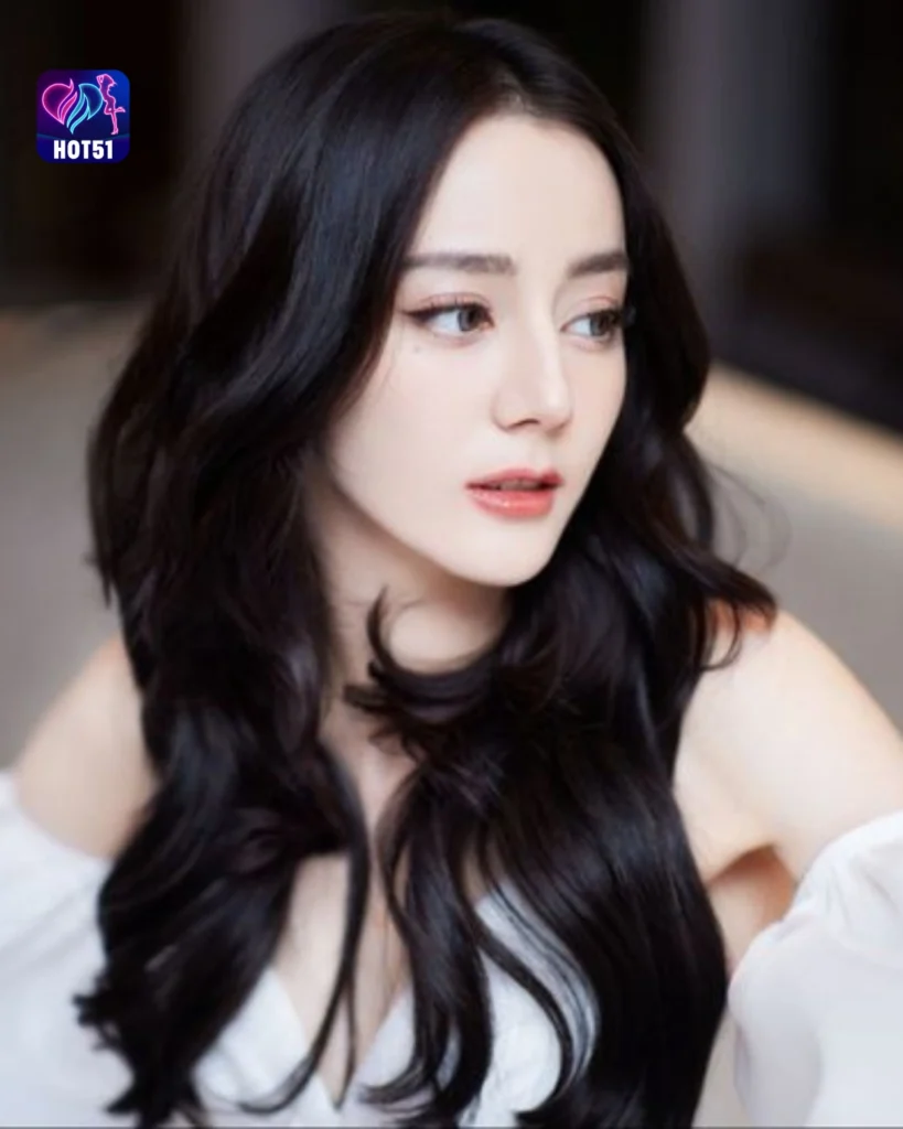 Beautiful Dilraba Dilmurat Photos on HOT51 Platform