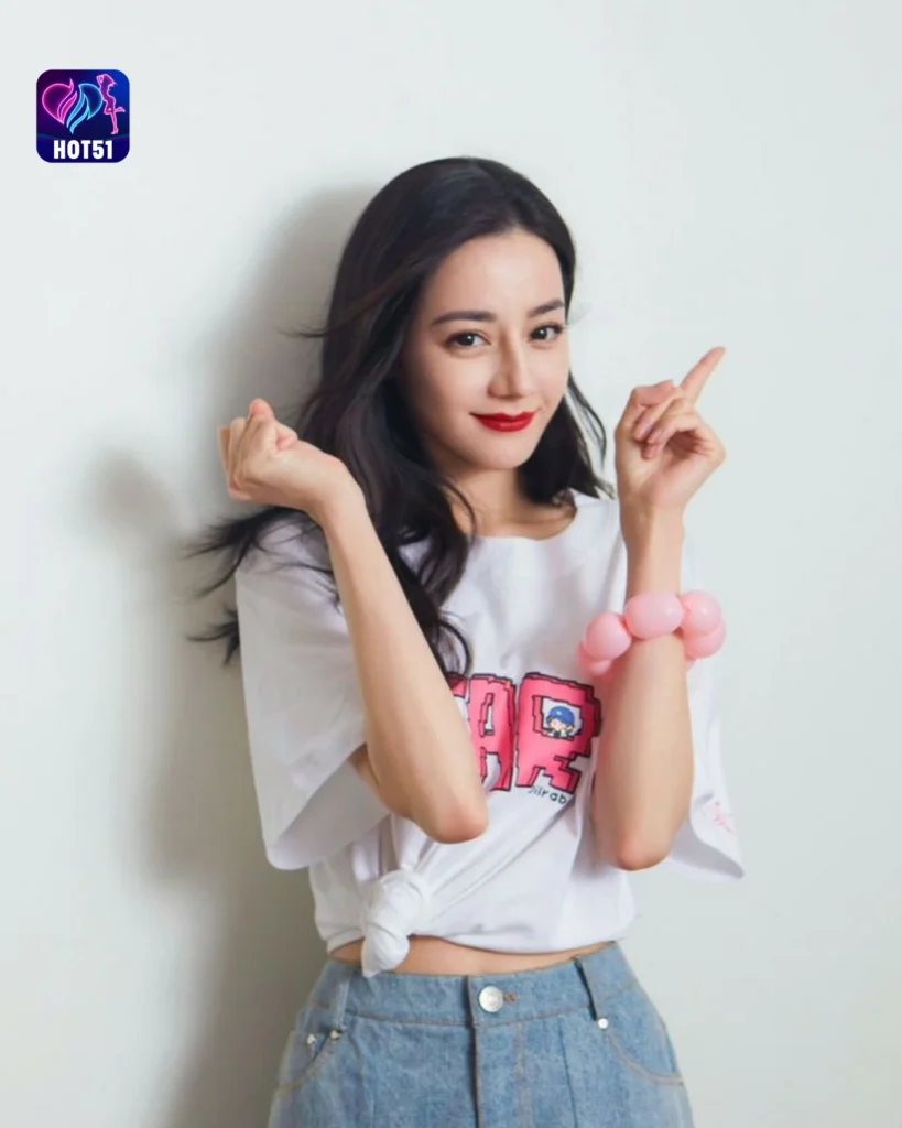  Beautiful Dilraba Dilmurat Photos on HOT51 Platform