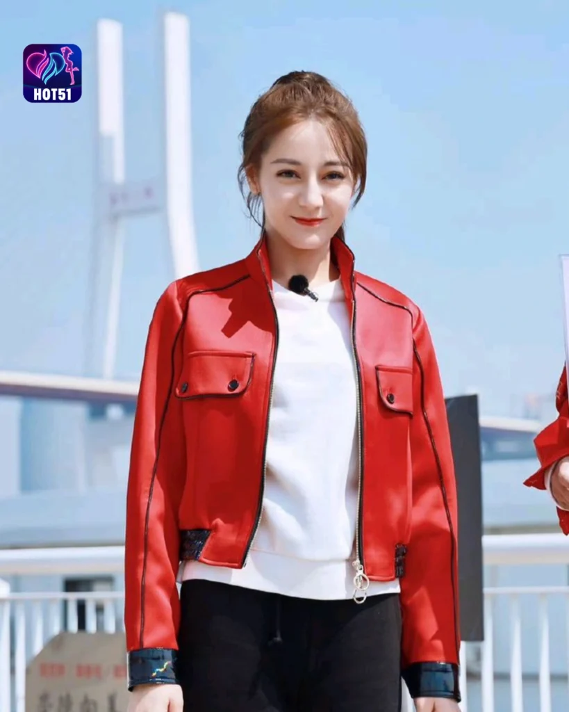 Beautiful Dilraba Dilmurat Photos on HOT51 Platform