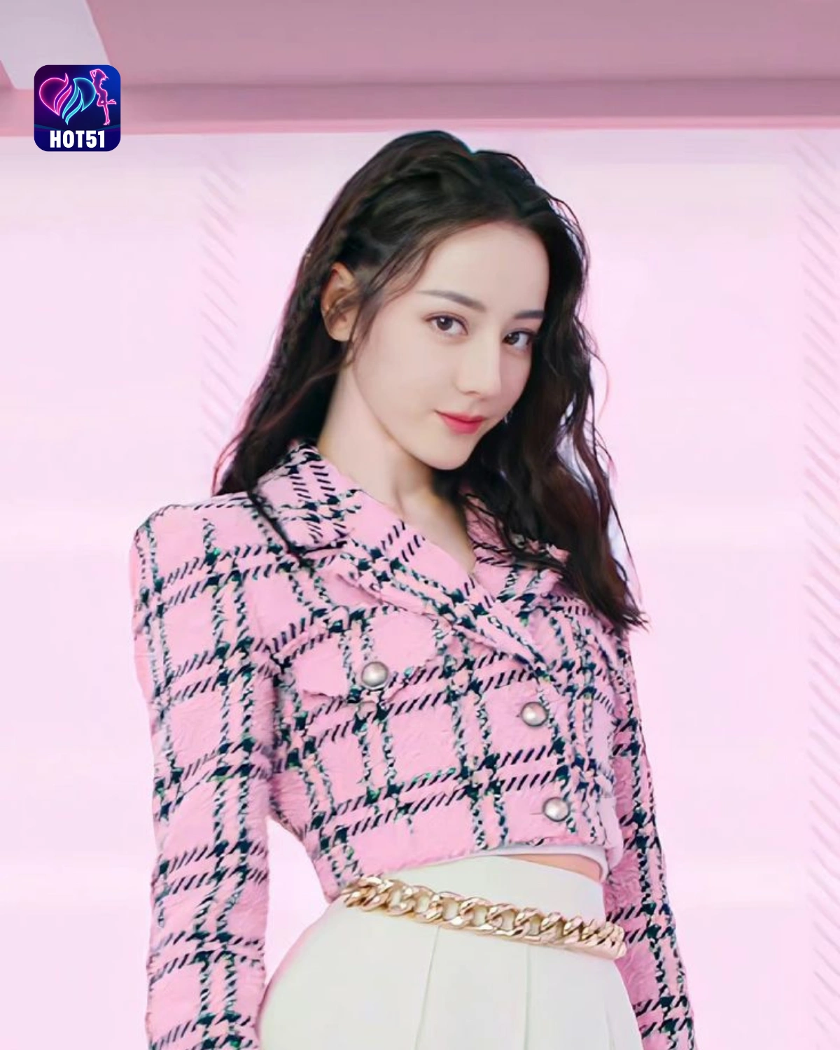 You are currently viewing Beautiful Stunning Dilraba Dilmurat Photos on HOT51 Platform