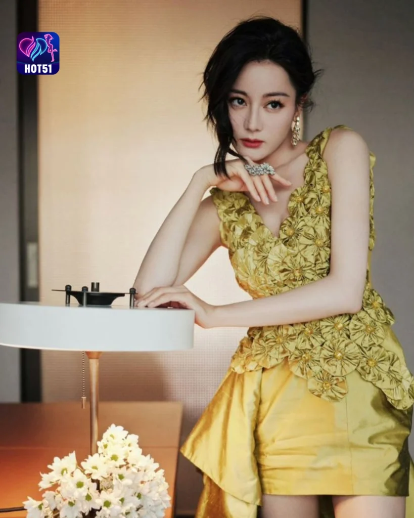  Beautiful Dilraba Dilmurat Photos on HOT51 Platform
