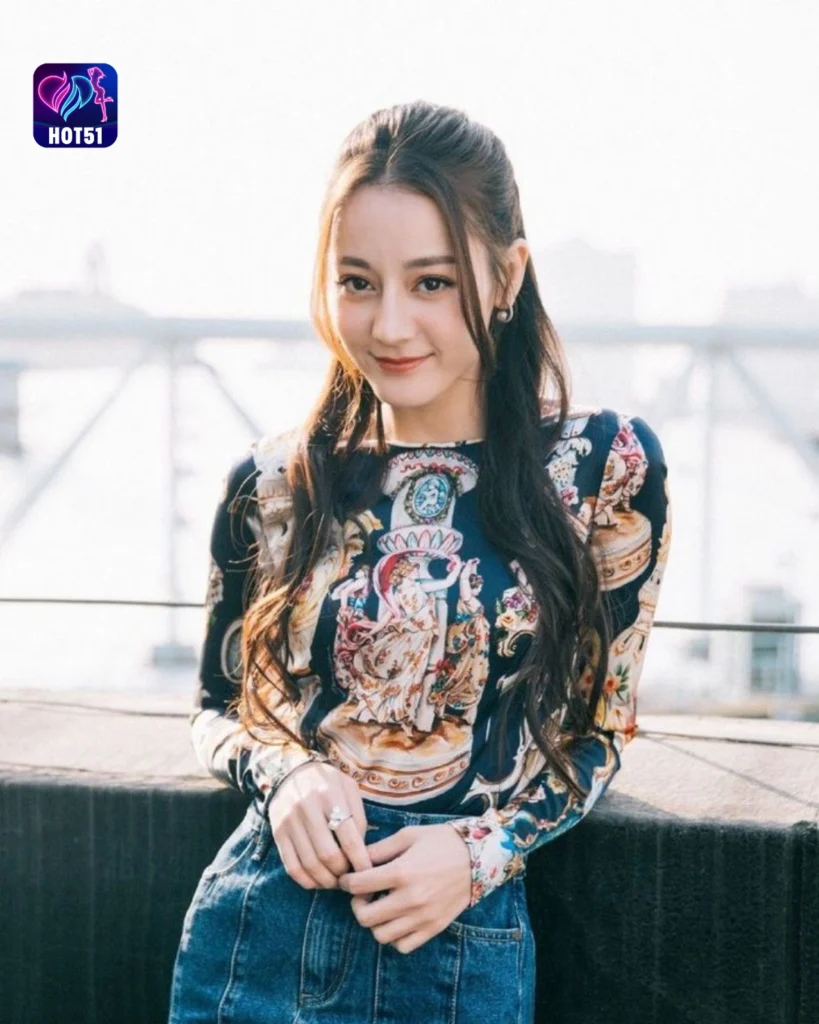 Beautiful Dilraba Dilmurat Photos on HOT51 Platform