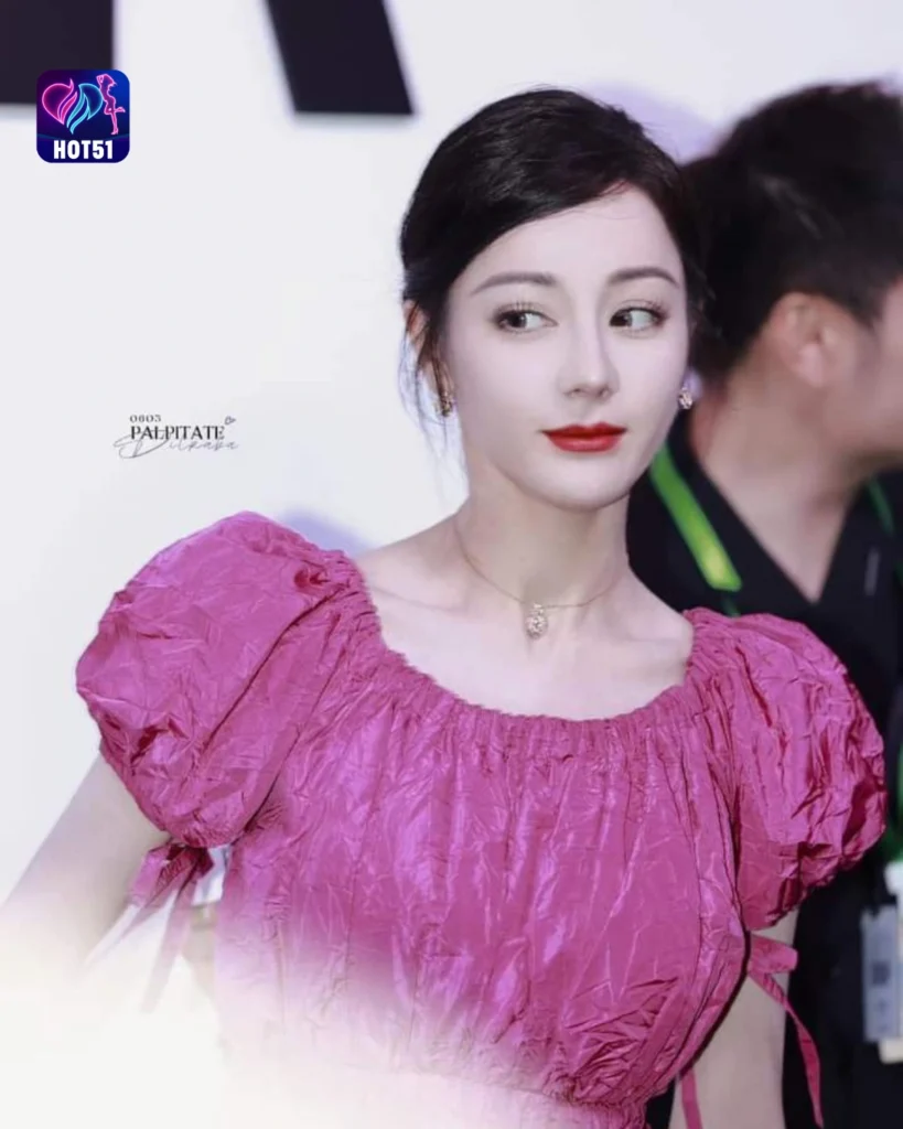 Beautiful Dilraba Dilmurat Photos on HOT51 Platform