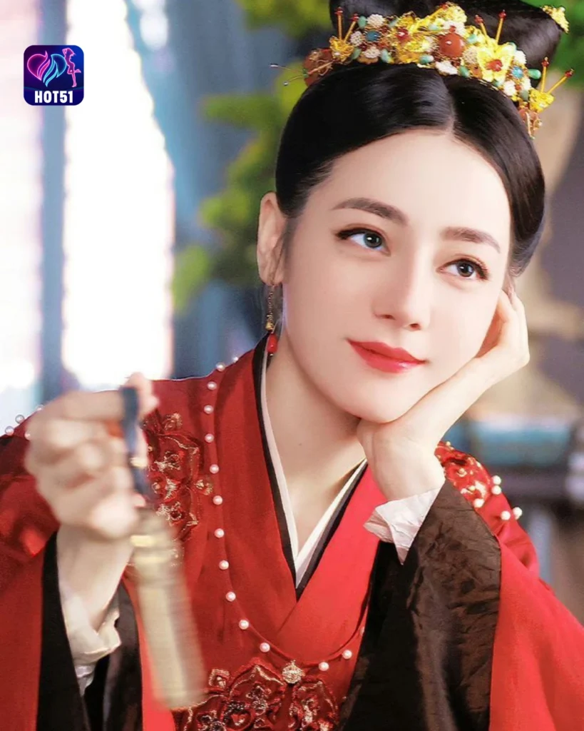 Beautiful Dilraba Dilmurat Photos on HOT51 Platform