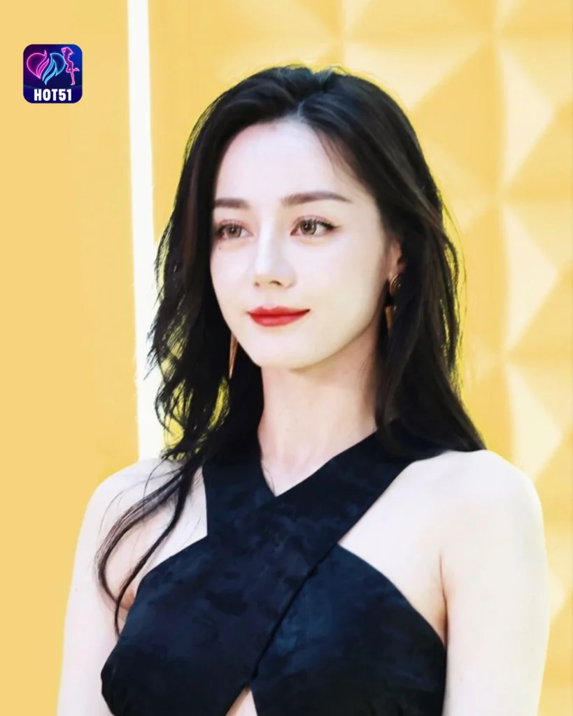 Beautiful Dilraba Dilmurat Photos on HOT51 Platform