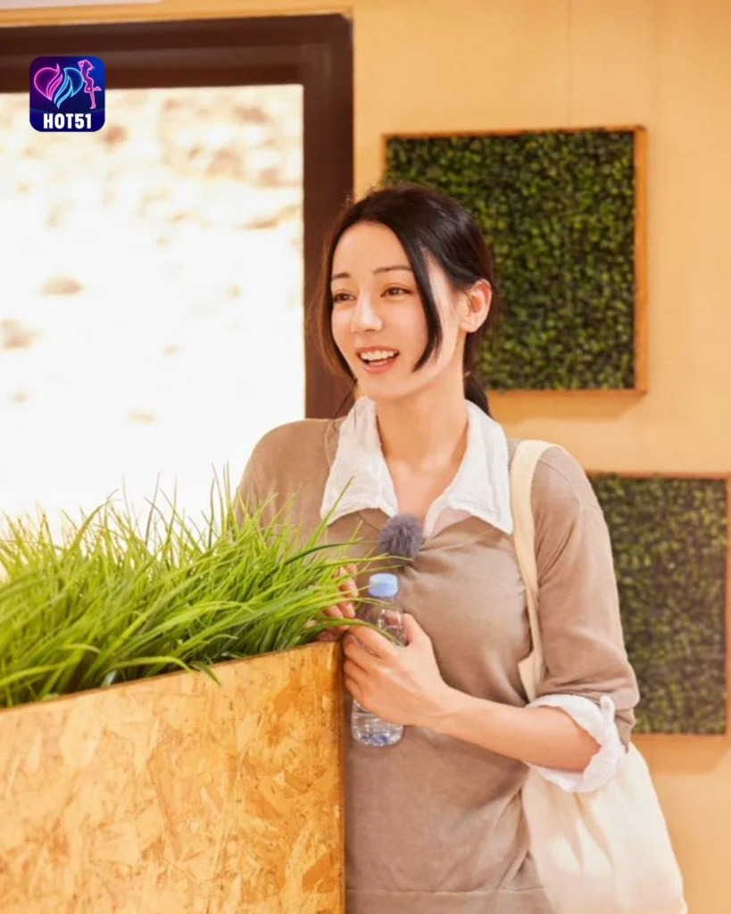  Beautiful Dilraba Dilmurat Photos on HOT51 Platform