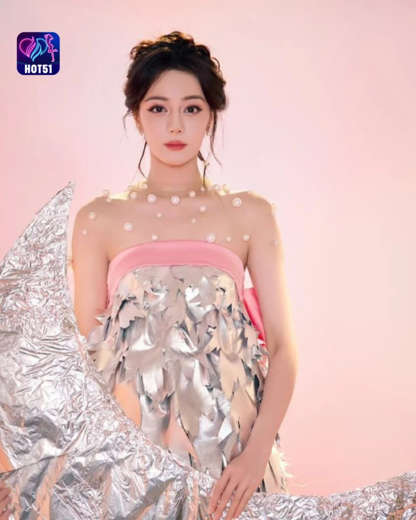 Beautiful Dilraba Dilmurat Photos on HOT51 Platform