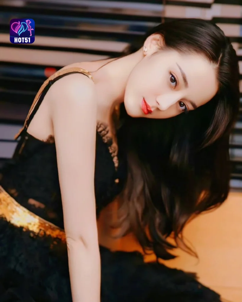  Beautiful Dilraba Dilmurat Photos on HOT51 Platform 