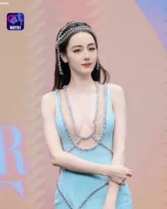 Read more about the article Beautiful Stunning Dilraba Dilmurat Photos on HOT51 Platform