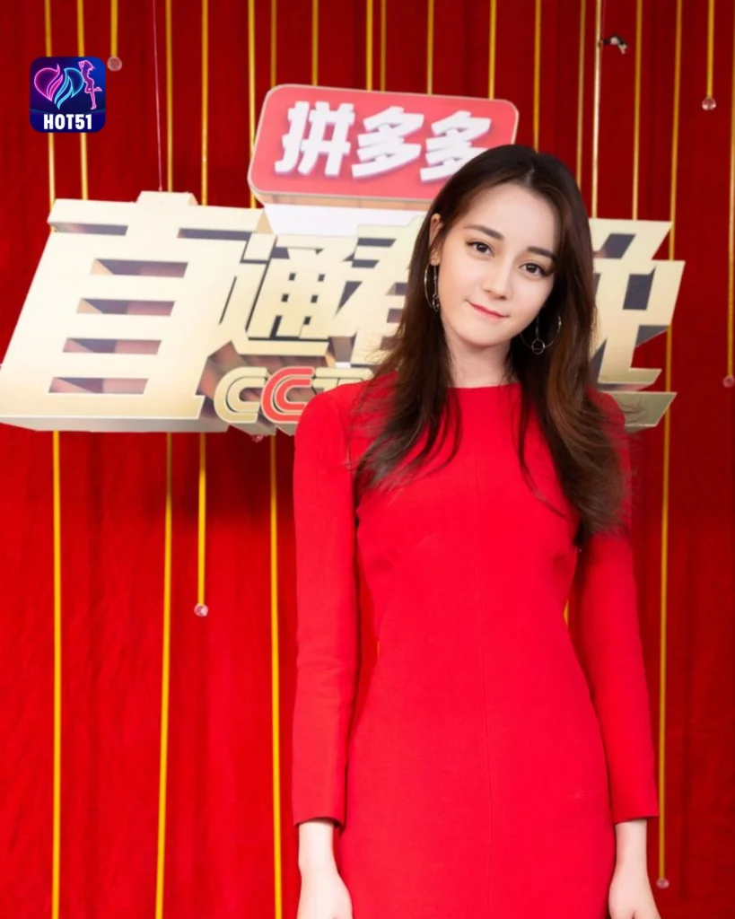  Beautiful Dilraba Dilmurat Photos on HOT51 Platform