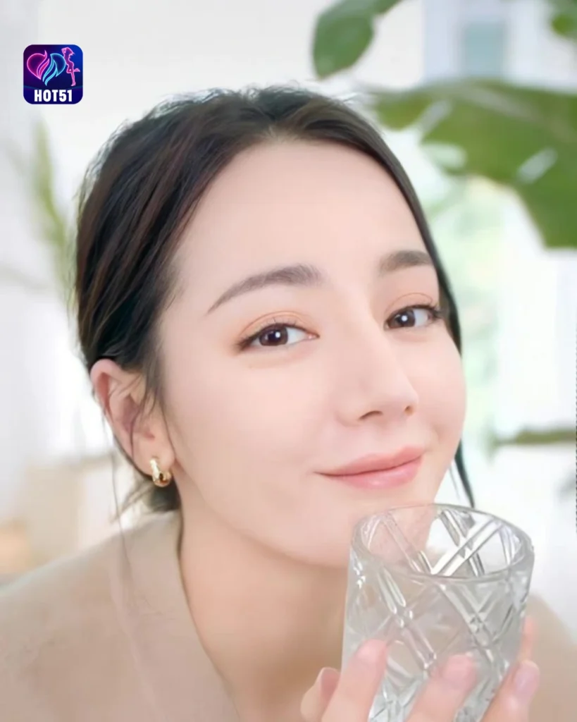 Beautiful Dilraba Dilmurat Photos on HOT51 Platform
