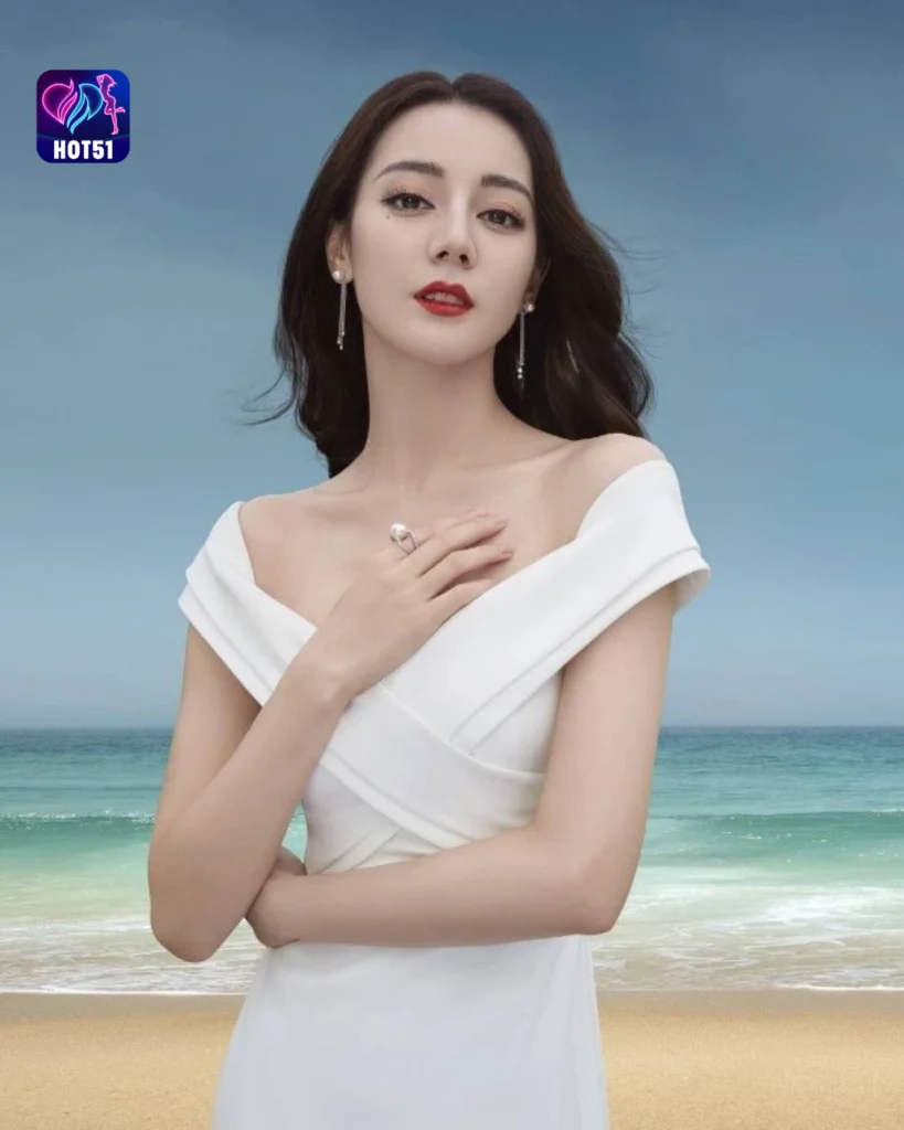 Beautiful Dilraba Dilmurat Photos on HOT51 Platform